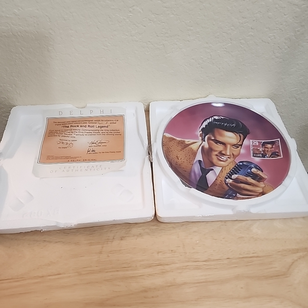 Elvis Presley "The Rock & Roll Legend" Collector Plate Delphi 1993 Plate 8611A